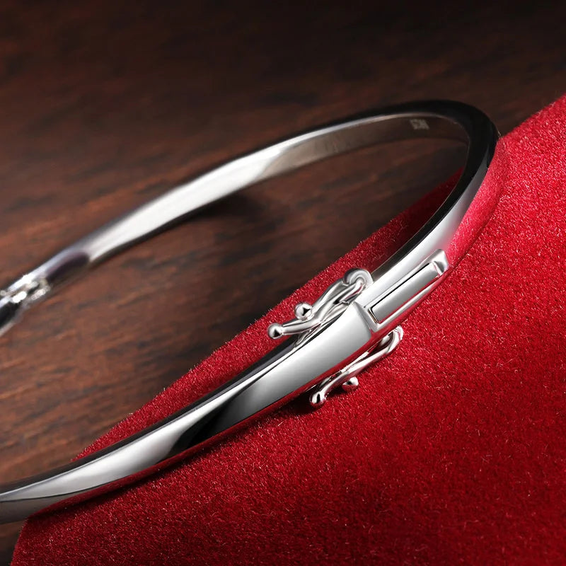 Heart-Shaped Moissanite Bracelet